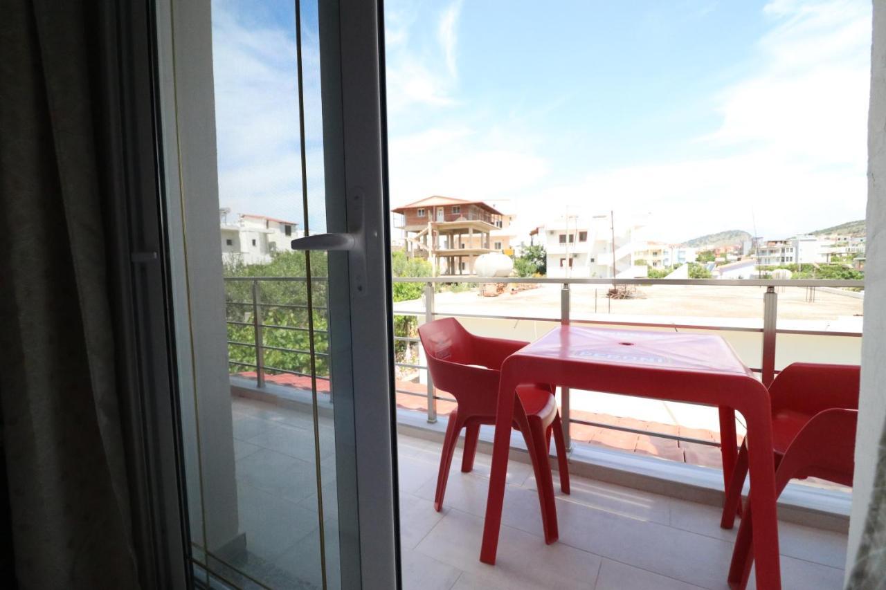 Juli Apartment *