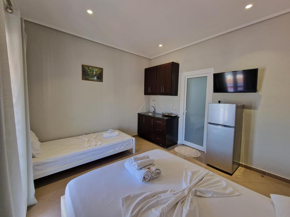 Juli Apartment *