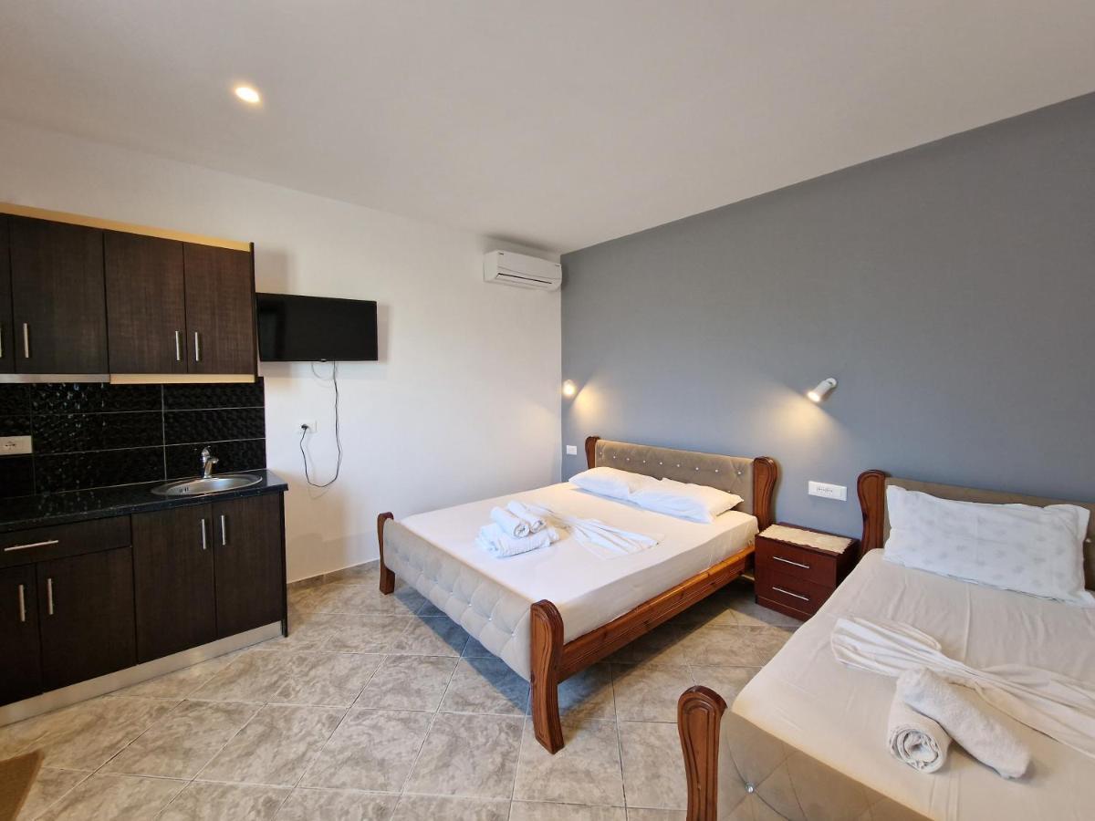 Juli Apartment *